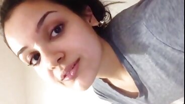 Foxy tonåring Amirah Adara körd för porr filmer gratis ansiktsbehandling