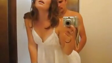 Maid Jade FaceFucked gratis porr mogna kvinnor av missnöjd klient