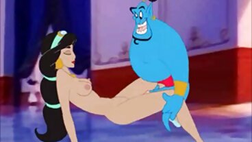 Attraktiv tonårsblond med naturliga bröst får en djup gamla porrfilmer fittundersökning