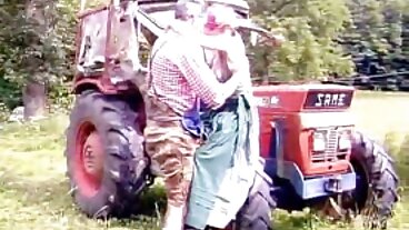 Den lilla svensk erotisk film blonda styvdottern Chloe behöver kuk!