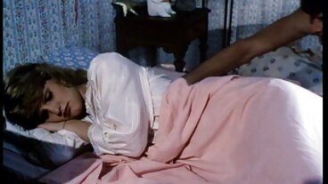 Amatör tonårsslampa går på analuppdrag hemmagjord porr