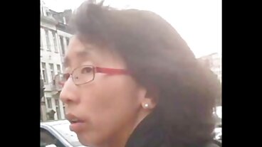 Söt amatör thailändsk tonårsflicka sexmassage med rimjob för sin svensk porr trekant lyckliga kund