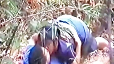 Analbaben Charlotte tar det svensk pornografi från sin hyresvärd